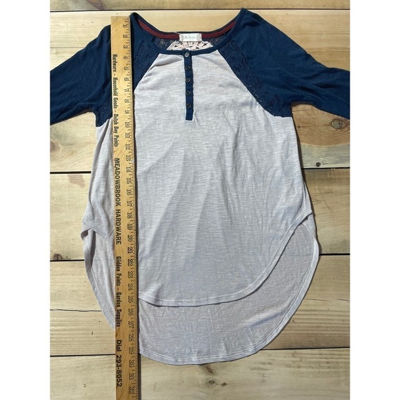 Altar'd State Women's Baseball Style Tshirt. Lace & crochet detailed back. Small - Picture 5 of 6